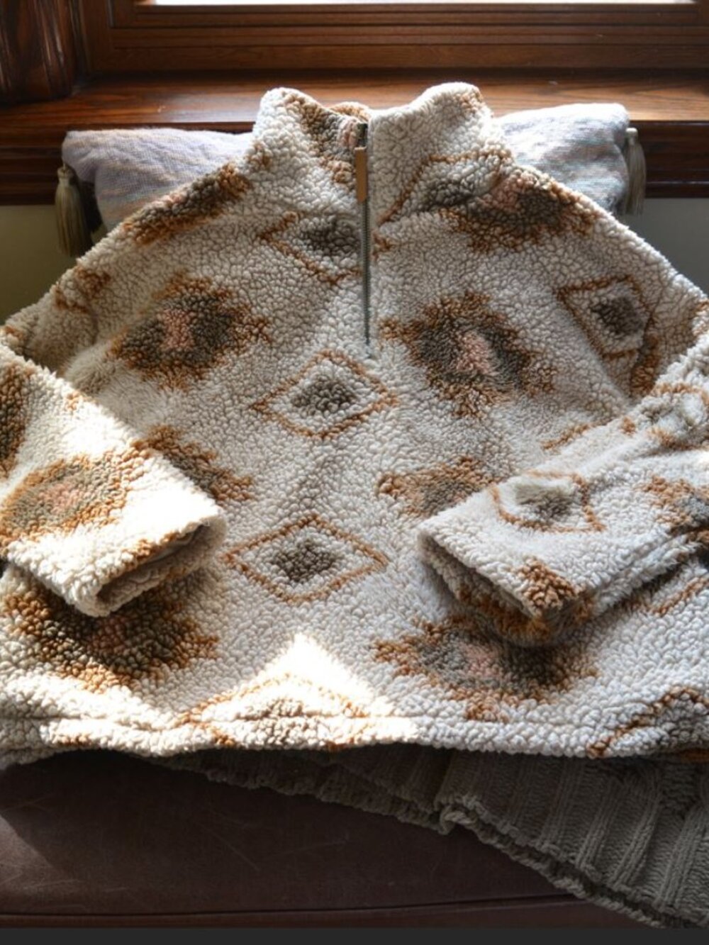 EUC Thread + Supply Fleece sherpa pullover Aztec print, XS